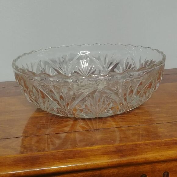 Vintage Glass Bowl with textured design - Picture 1 of 6